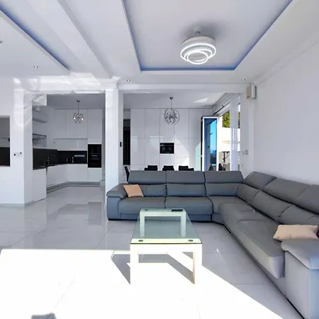 Sunrise First Line In 珊瑚湾