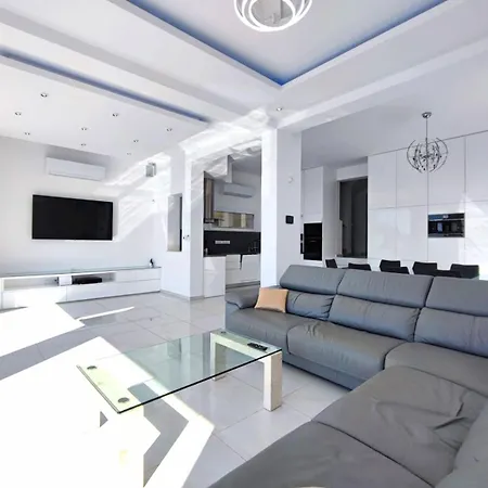 Sunrise First Line In Coral Bay