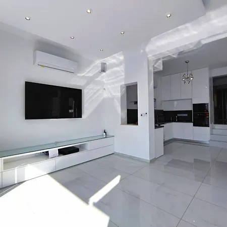 Sunrise First Line In Coral Bay