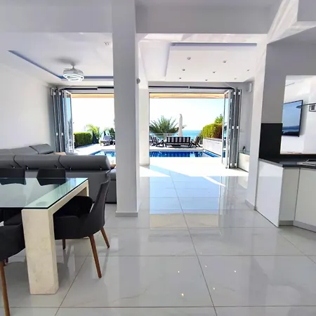 别墅 Sunrise First Line In