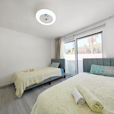 Sunrise First Line In Coral Bay