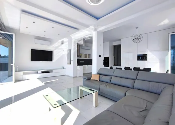 Sunrise First Line In Coral Bay