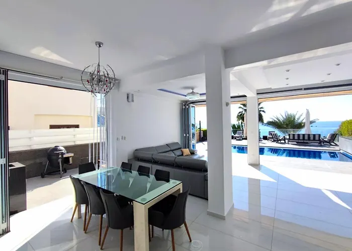 Sunrise First Line In Coral Bay