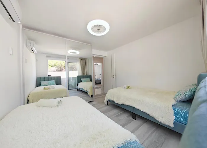 Vila Sunrise First Line In Coral Bay