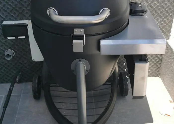 Vila Sunrise First Line In *