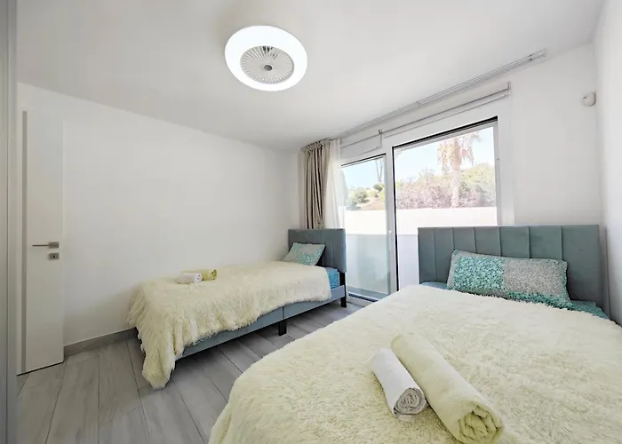 Sunrise First Line In Coral Bay