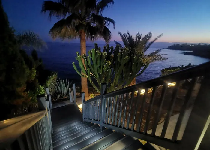 Vila Sunrise First Line In